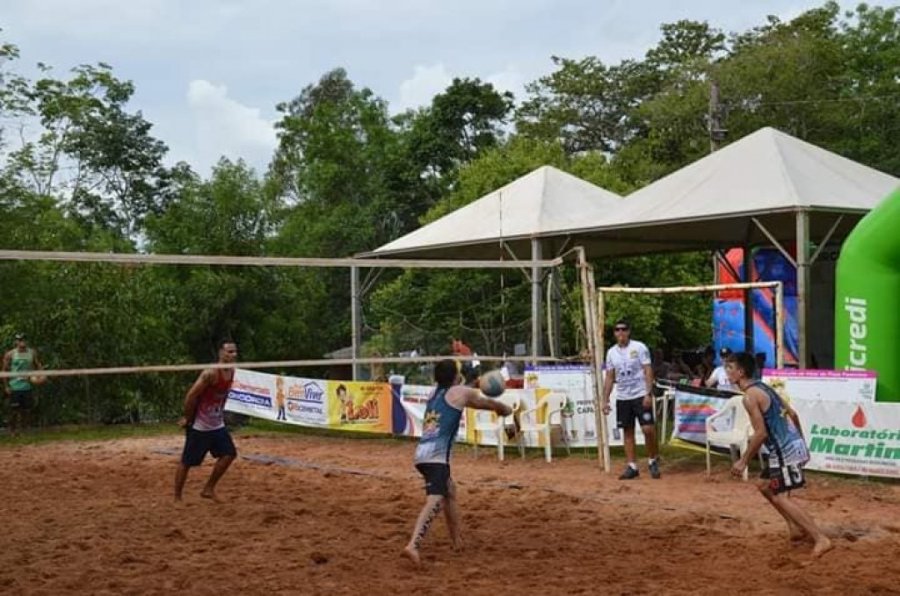 Duplas Duovizinhenses de V�lei de Praia Participam do 4� Ver�o Capanema