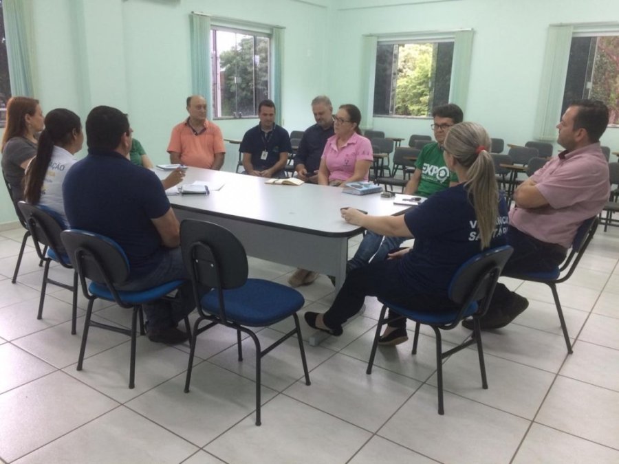Comit� Discute A��es para Combater o Mosquito da Dengue Em Dv