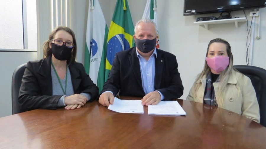 Roselei de Godois Assume a Secretaria de Assist�ncia Social