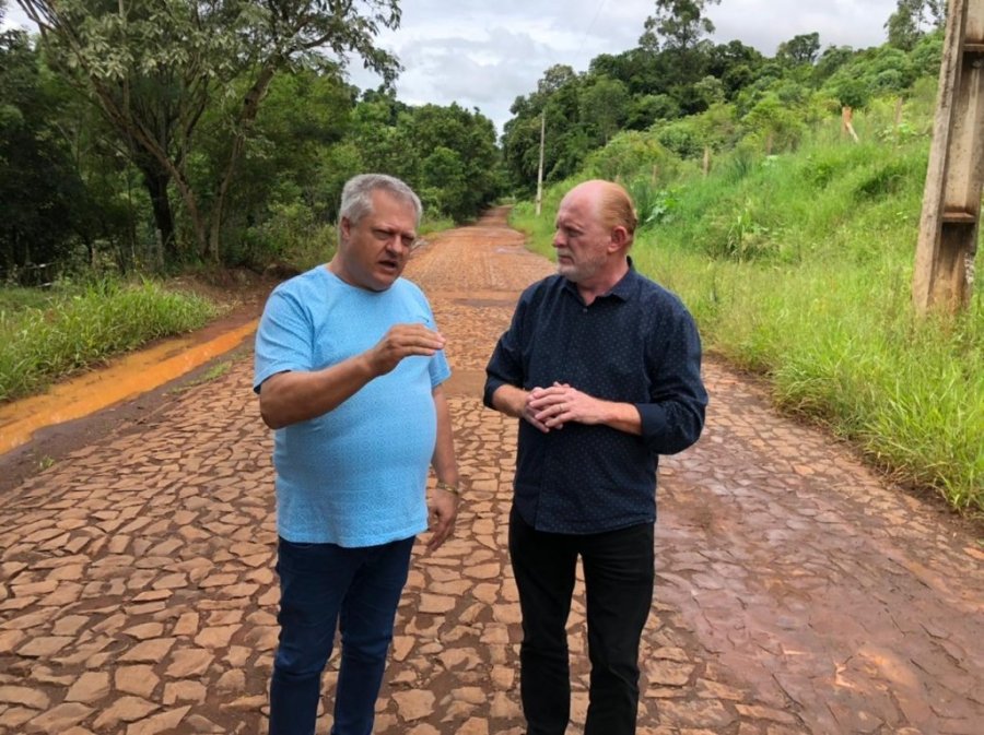 Prefeito Turatto Recebe Garantia de Recursos para Asfalto At� S�o Pedro dos Poloneses