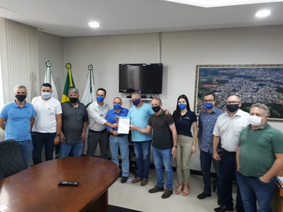Prefeitura de Dois Vizinhos e Brf Estreitam La�os