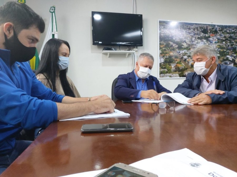 Prefeito Municipal Sanciona Tr�s  Leis