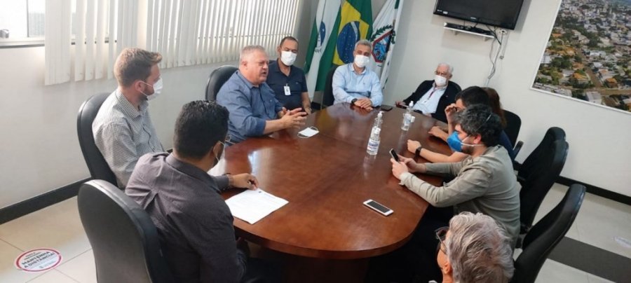 Prefeito Carlinhos Turatto Quer a Pavimenta��o de Passeios Em Im�veis na Cidade