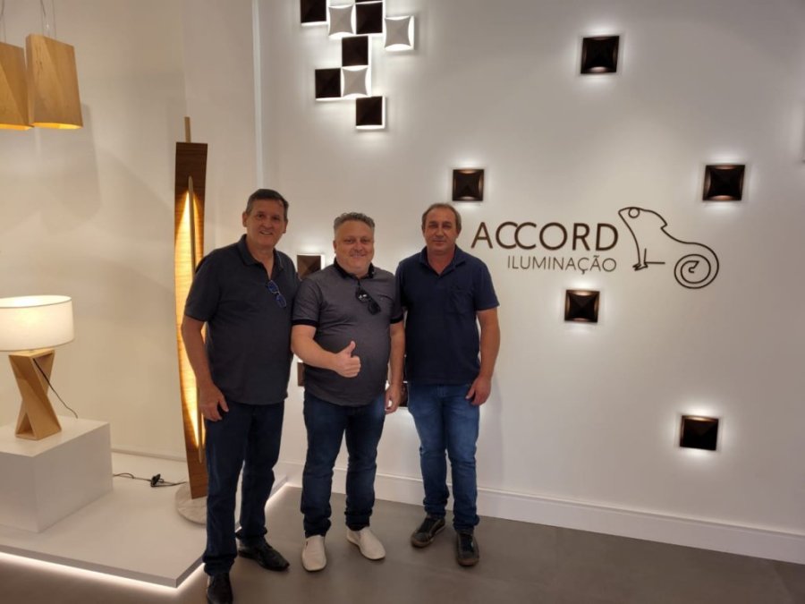 Secret�rio da Industria e Com�rcio Everaldo Santini Visita Instala��es da Accord Ilumina��o