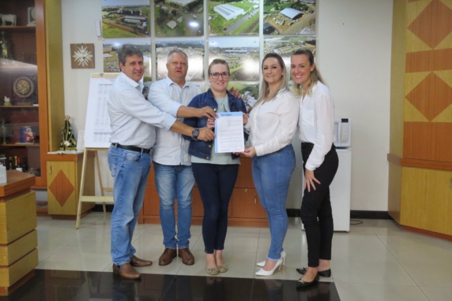 Lei Municipal Autoriza a Presen�a de Doulas na Rede P�blica do Munic�pio