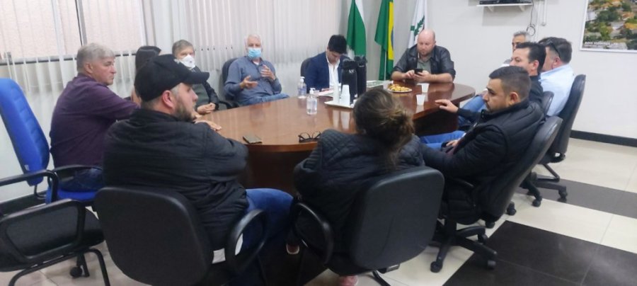 Engenheiros da Ufpr e do Sedu Realizam Estudos Sobre a Obra Asfaltica Que Liga o Municipio a Comunidade de S�o Francisco do Bandeira