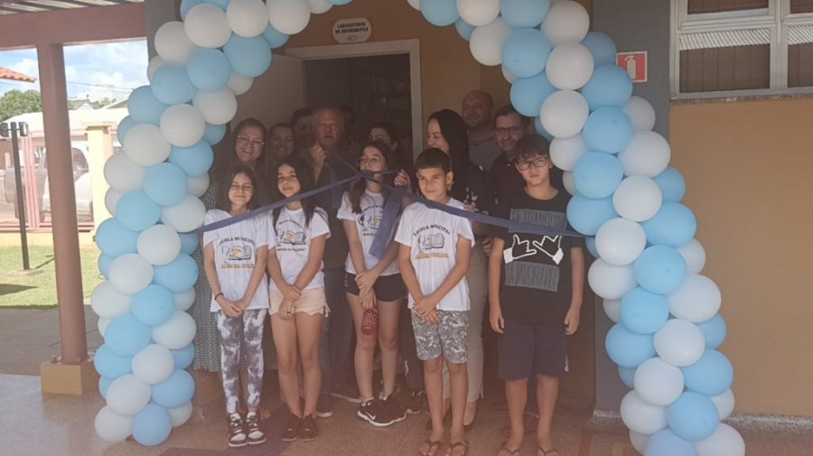 Dois Vizinhos � o Primeiro Munic�pio a Inaugurar Laborat�rio de Inform�tica Nesta 2� Edi��o do Programa Paran� Mais Cidades.