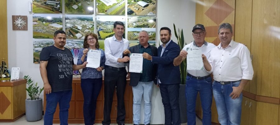 C�mara no Bairro:  Vereadores Entregam Demanda para Prefeito