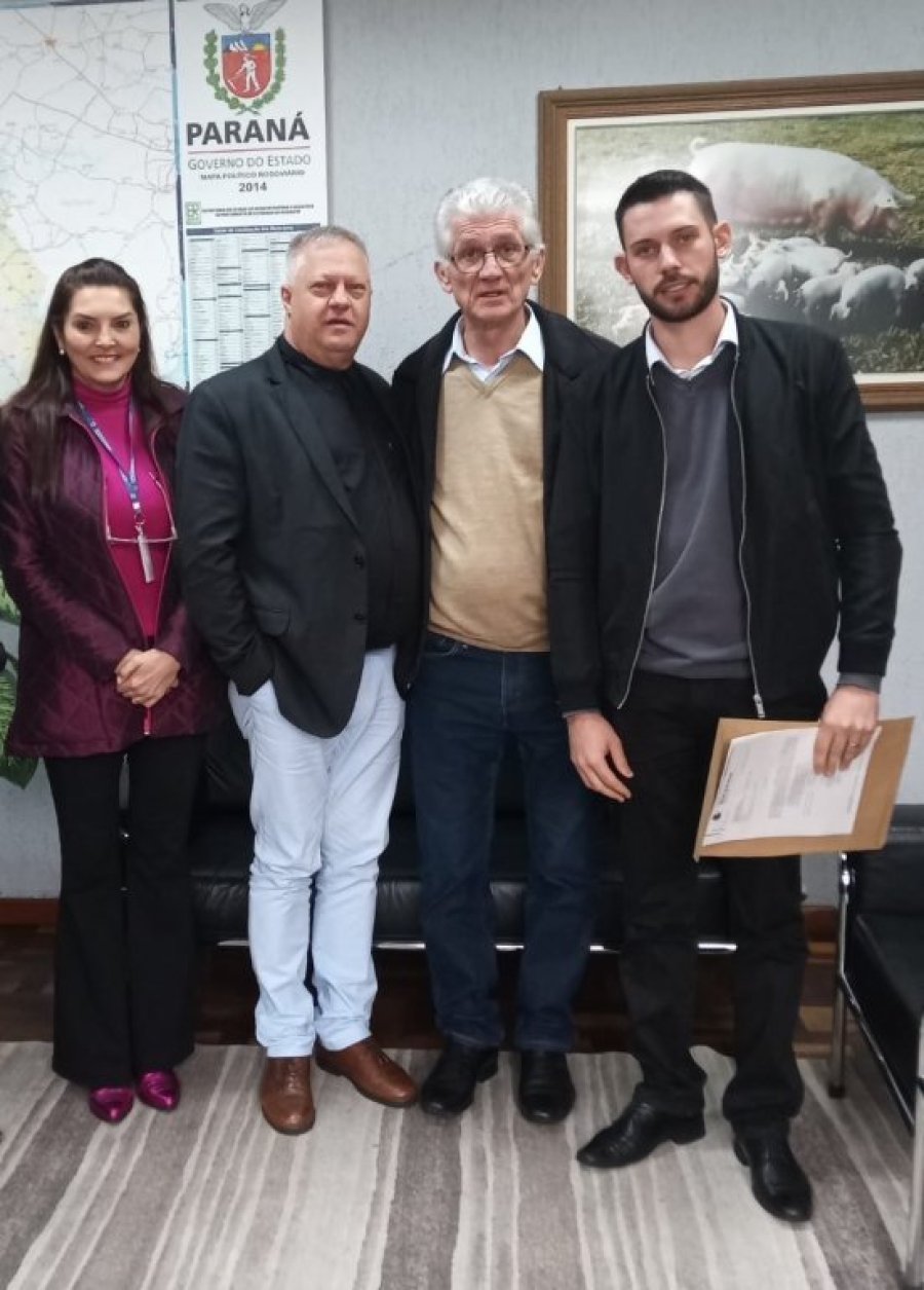 Prefeito e Secret�rio de Agricultura Entregam Demanda dos Produtores Rurais na Seab Em Curitiba
