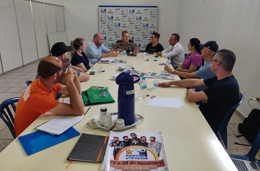Cco da Expovizinhos Se Re�ne Com Corpo de Bombeiros
