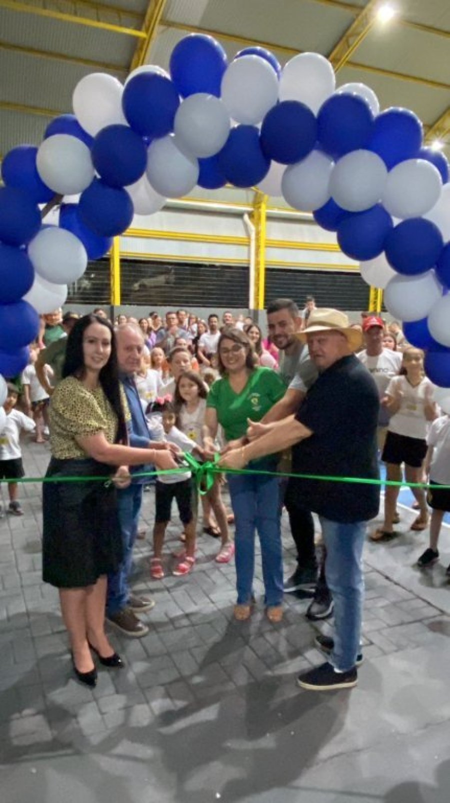 Reinaugura��o da Escola 28 de Novembro