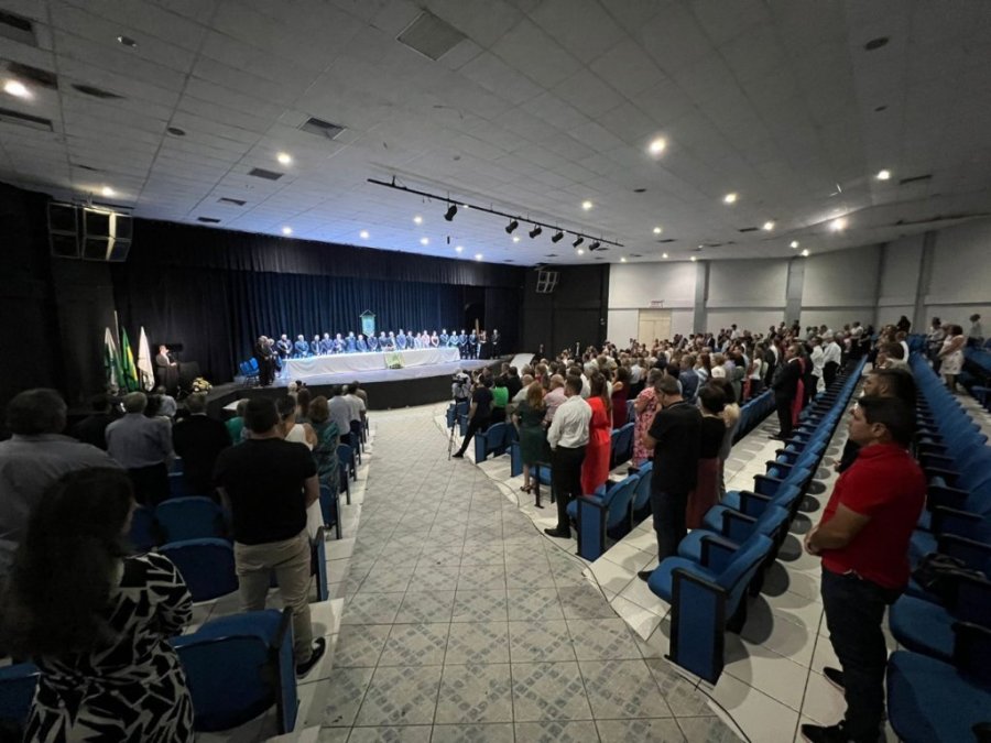 Noite de Homenagens e Entrega de T�tulos Honor�rios