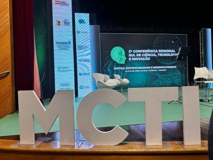 Dois Vizinhos Presente na Confer�ncia de Ci�ncia, Tecnologia e Inova��o
