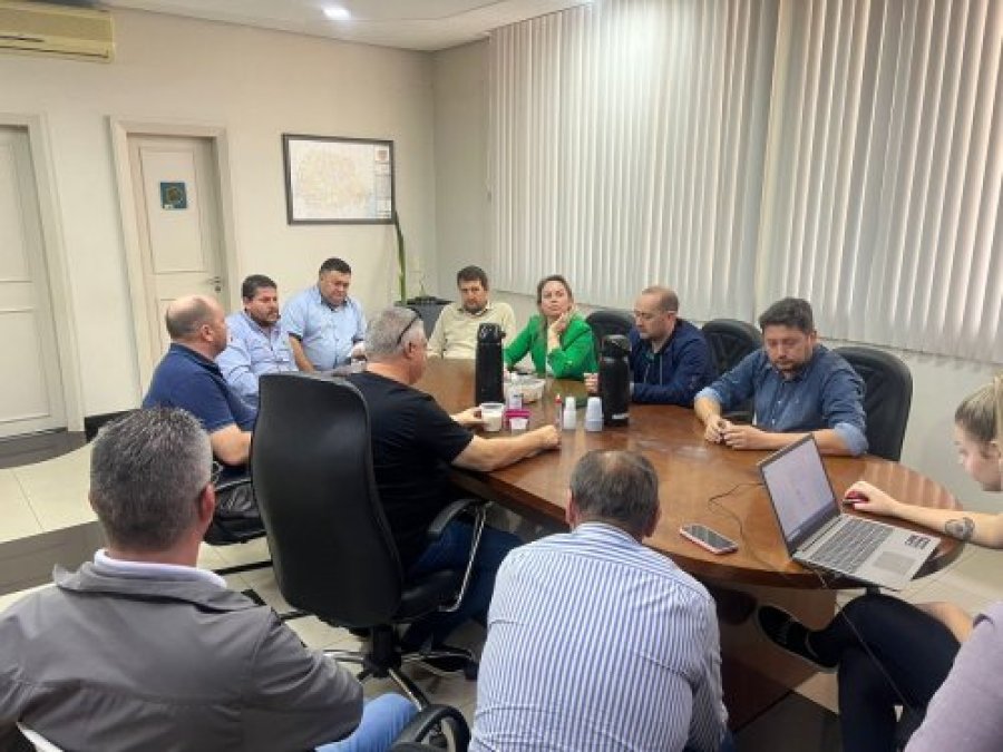 PREFEITURA E BAIRRO SAGRADA FAM�LIA UNIDOS POR MELHORIAS