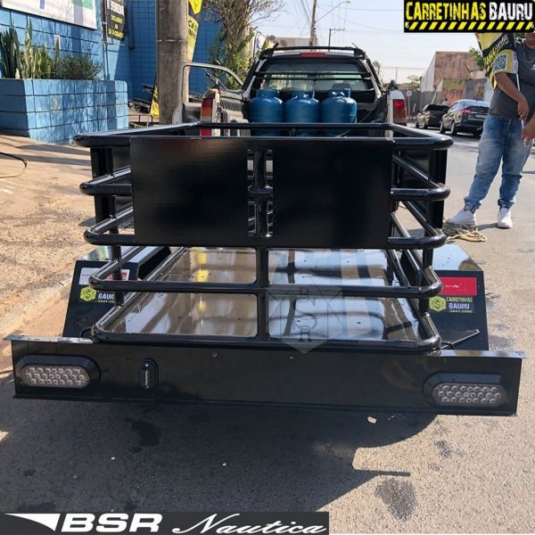 Carretinha para Acoplar Em Moto Transporte de G�s 1,20 x 0,80 x 0,60 Mts