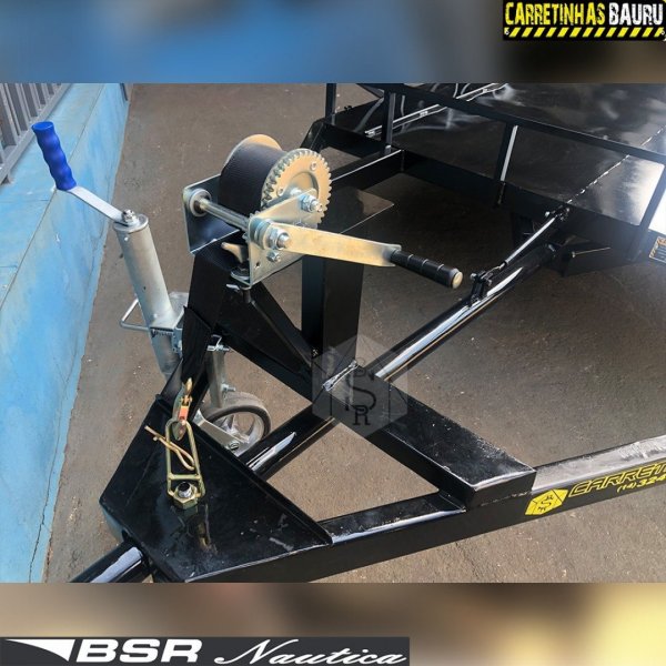 Carreta Reboque Basculante para Transporte de Cont�iner Fechada Robust