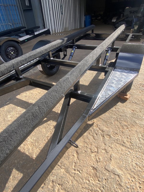 Carreta Reboque de Transporte para Barco Prime Ed. 6,00 x 1,10 Mts