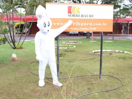 Continue lendo O Coelho da P�scoa visita a SORRI-BAURU