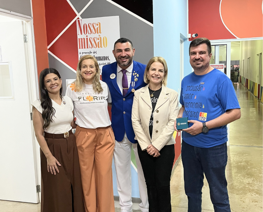 Lions Clube Bauru Autismo inaugura biblioteca no Centro de Reabilita��o