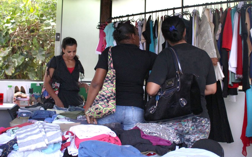 SORRI-BAURU faz bazar aberto � comunidade