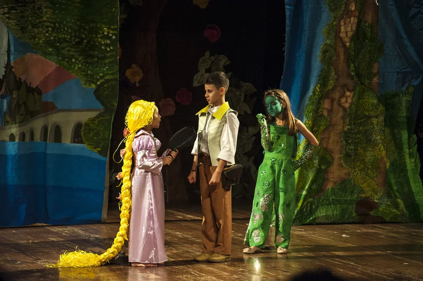 Espet�culo apresentado pela SORRI-BAURU � sucesso no Teatro Municipal