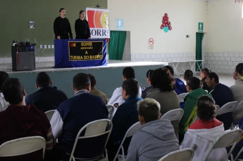 A Turma do Bairro se apresenta em Piraju�.