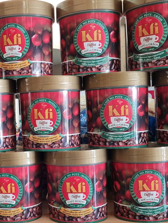 Lata com café torrado e moído