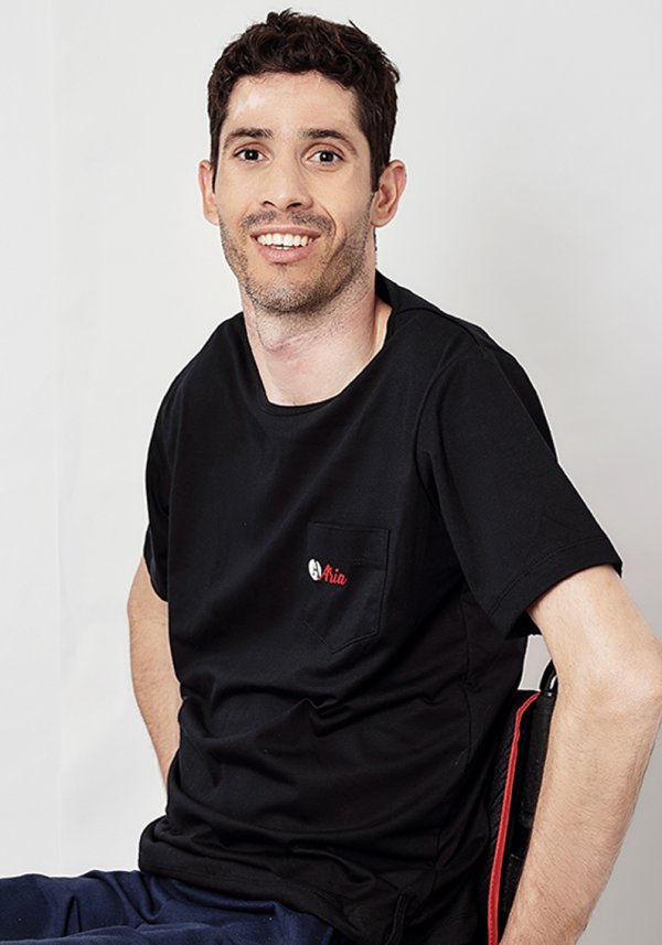 Camiseta adaptada com velcro 