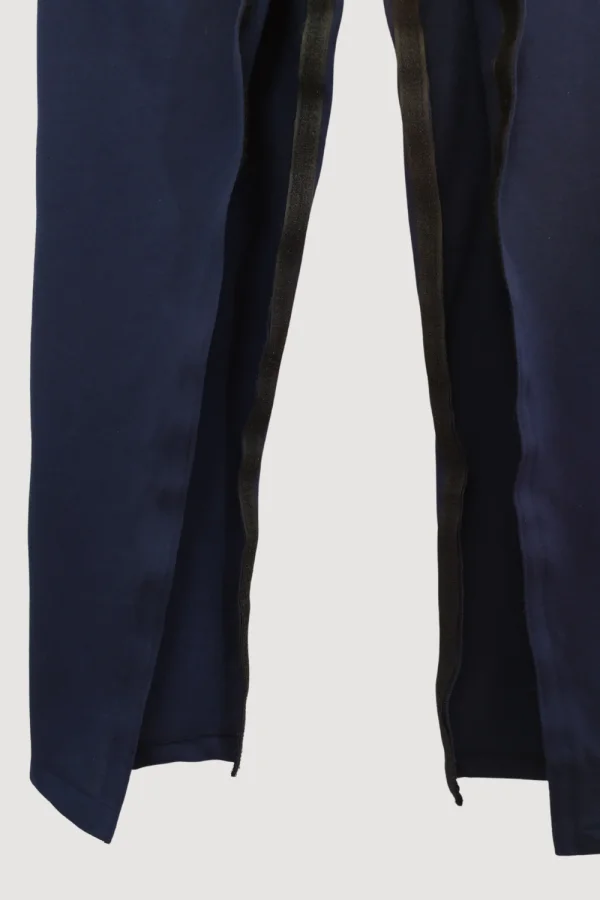 Calça com Abertura Total em Velcro