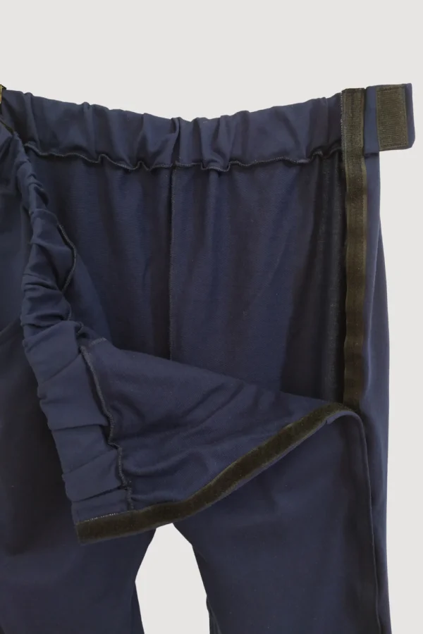 Calça com Abertura Total em Velcro