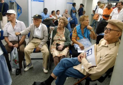 Governo decide pagar 50% do 13º salário de aposentados em setembro