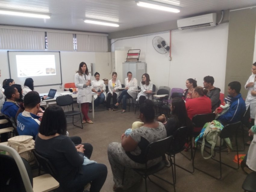 Shantala e Dinâmicas são realizadas com Familiares do Projeto Bebês Prematuros