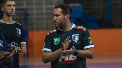 T�cnico do Futsal Bauru FIB/Facimus avalia 1� semestre e faz proje��es