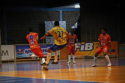 FUTSAL BAURU/FIB FAZ BOM JOGO E EMPATA COM BAR�O DE MAU�/RIBEIR�O, NO DUDUZ�O.