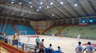 A.A. FIB encara Dois C�rregos na semifinal�da Copa TV Tem de Futsal�