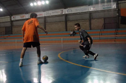 Jogadores Sub-20 fazem jogo treino contra equipe Sub-17 da A.A. FIB