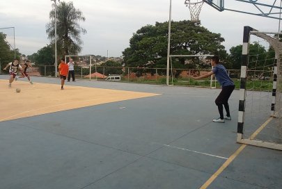 Com decis�o se aproximando, equipe Sub-17 da A.A. FIB treina finaliza��es