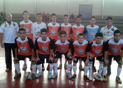 Mesmo jogando bem, equipe Sub-17 da A.A. FIB perde na estreia