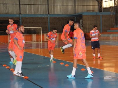 Ap�s vit�ria na estreia, AA FIB/Total M�veis busca classifica��o na Copa TV Tem