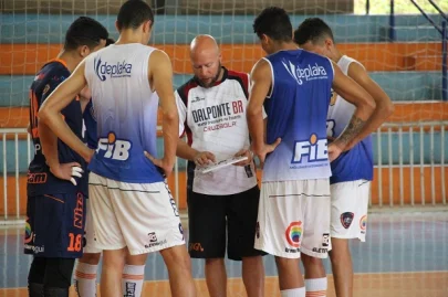 Em Bauru, AA FIB/Total Mveis estreia na temporada 2018