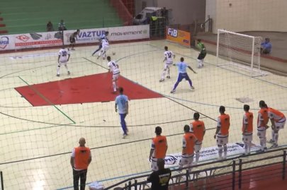 Com nova vit�ria, A.A. FIB se classifica�na Copa Record de Futsal�