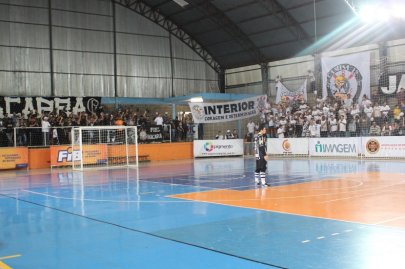 Bauru volta a receber jogadores da Sele��o Brasileira de Futsal ap�s tr�s meses
