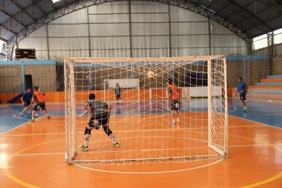 Elenco daA.A. FIB se reapresenta aps maratona de jogos