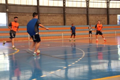 Buscando se reabilitar na Liga Paulista, A.A. FIB visita o Hortol�ndia