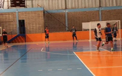 Elenco da A.A. FIB se prepara para despedida da Liga Paulista