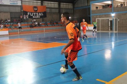 A.A. FIB encara Mar�lia na sequ�ncia da Copa Record de Futsal