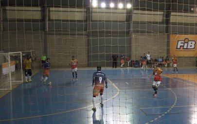 Diante do seu torcedor,�A.A. FIB celebra vaga na semifinal da Copa Record�