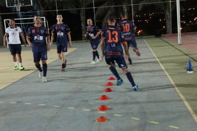 Elenco da A.A. FIB retoma prepara��o para semifinal da Copa Record�