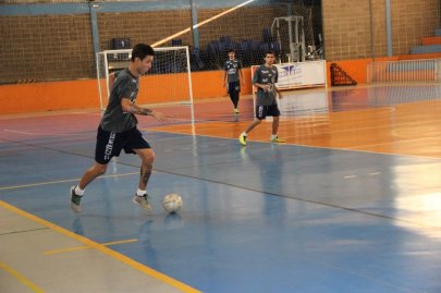 Mesmo no feriado, A.A. FIB treina visando decis�o na Copa Paulista