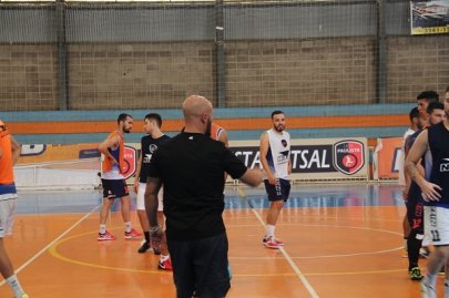 Em Bauru, AA FIB/Total M�veis encara Iacanga na semifinal da Copa TV Tem